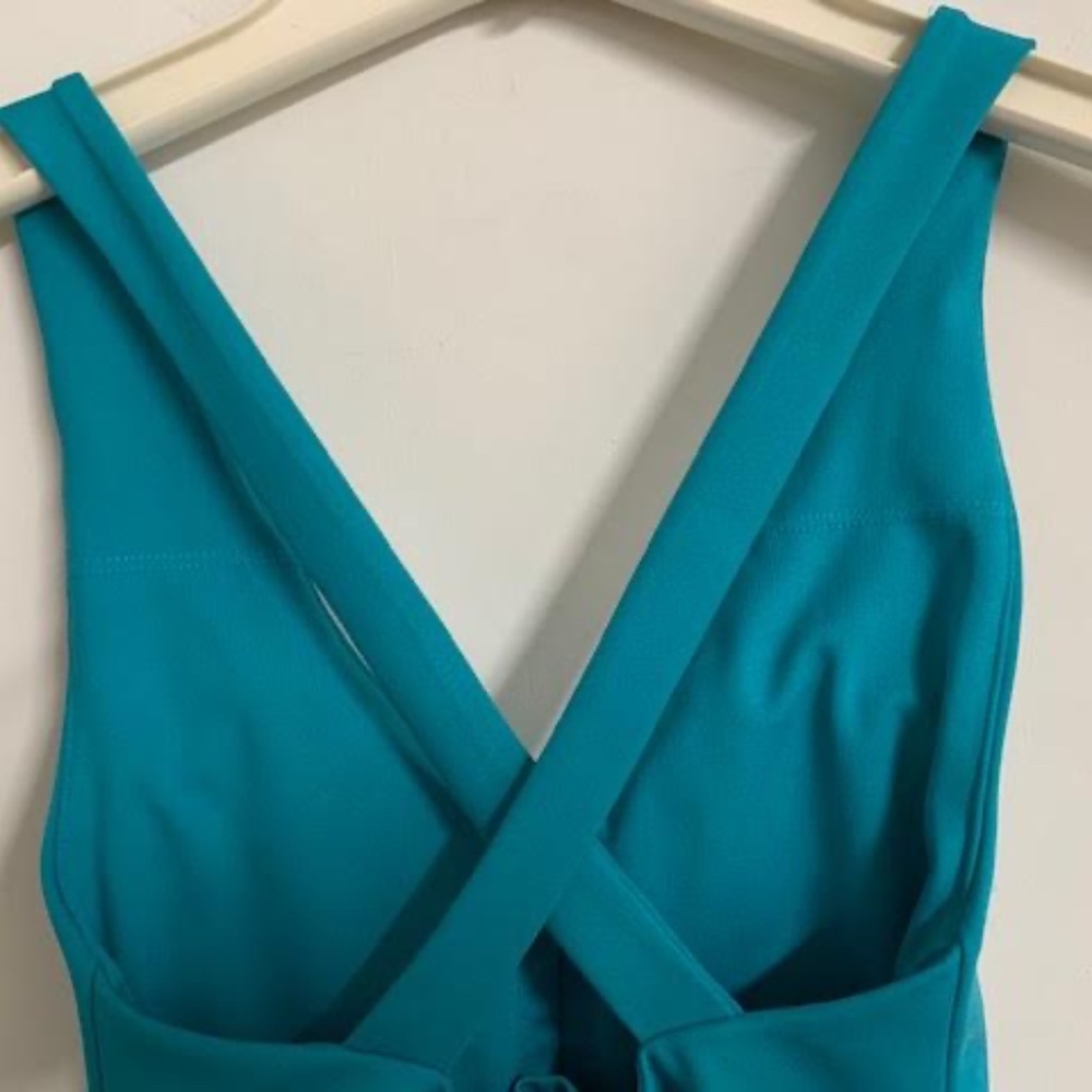 Fashion Nova Active Compression Lace Up Tank - Picture 7 of 7